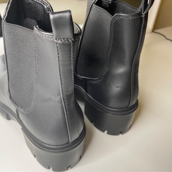 Madden Girl Tessa Lug Sole Platform Slip On Chelsea Ankle Boots - Picture 9 of 10